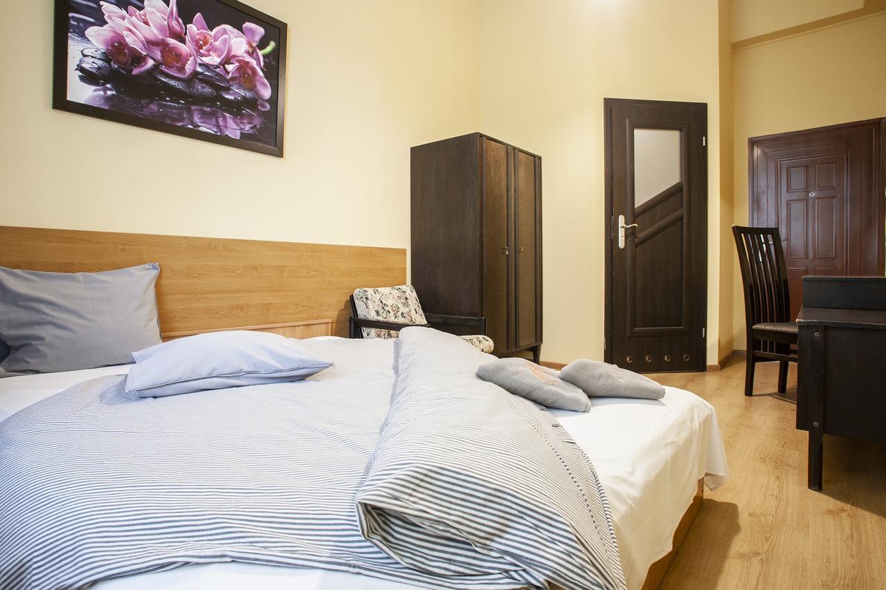 Momotown Privates Bed & Breakfast Krasków Exterior foto