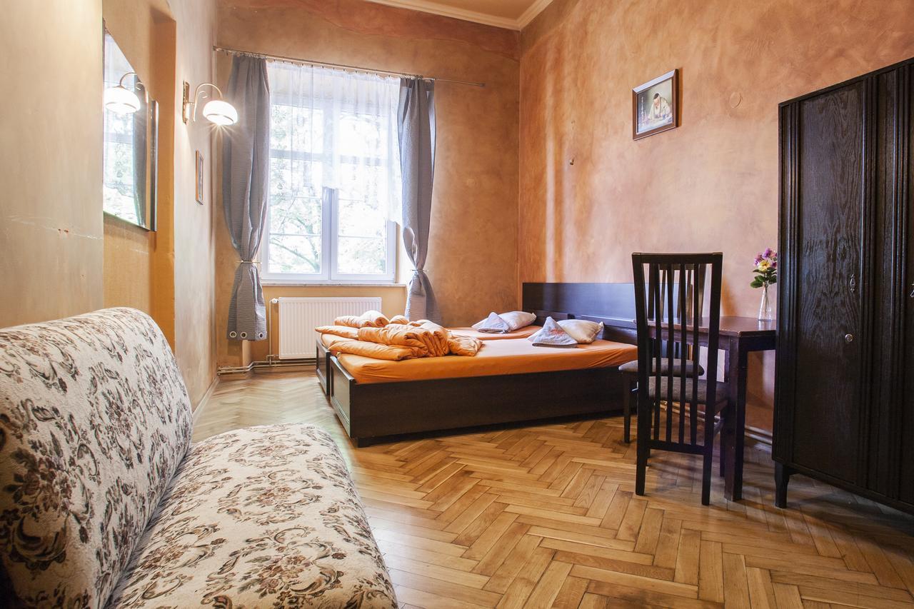 Momotown Privates Bed & Breakfast Krasków Exterior foto